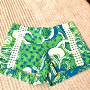 Lilly Pulitzer printed shorts size 2